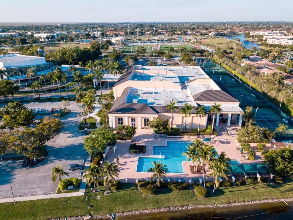 7611 Southampton Ter, Unit 409, Tamarac, FL 33321 Photo