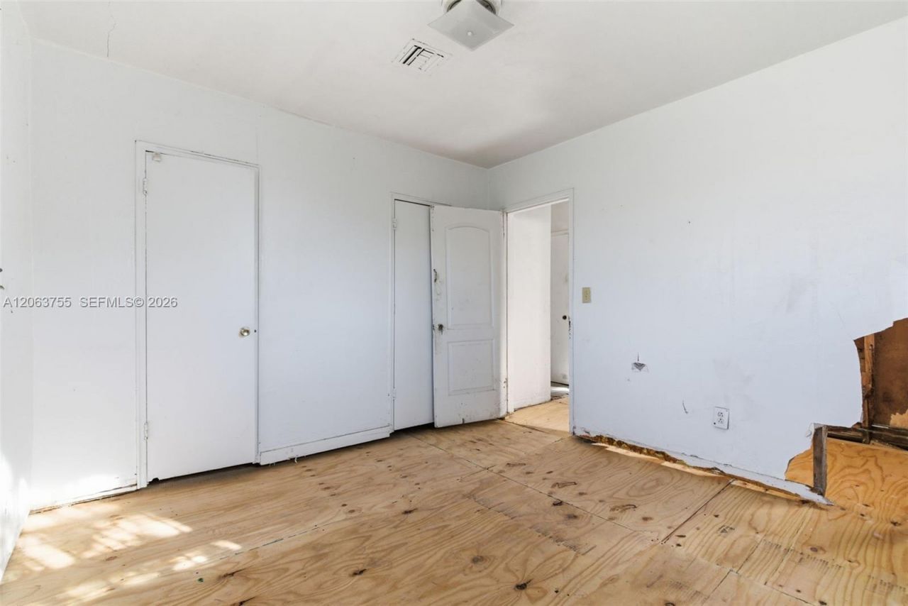 760 NE 147th St, North Miami, FL 33161 Photo