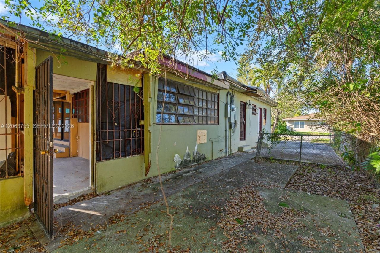 760 NE 147th St, North Miami, FL 33161 Photo