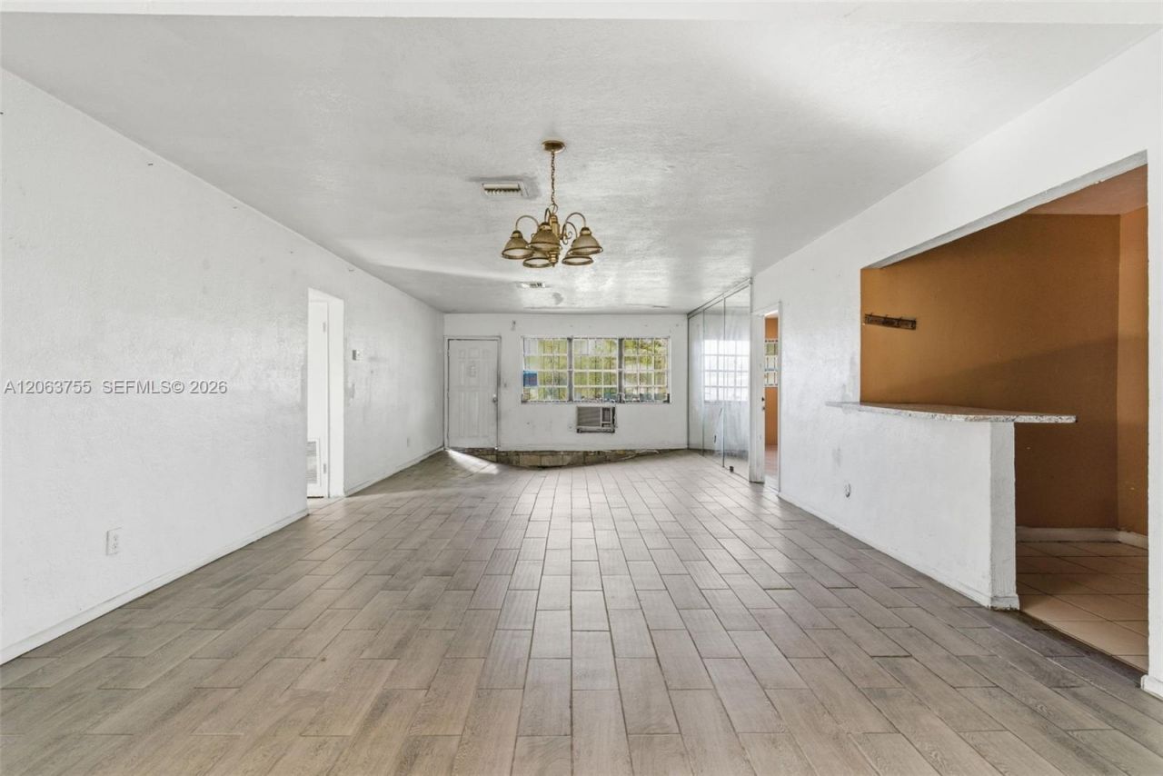 760 NE 147th St, North Miami, FL 33161 Photo