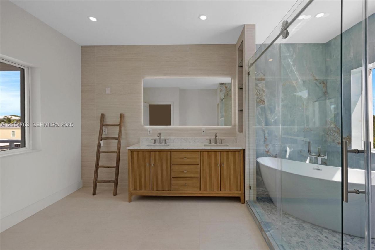 8 Poisonwood , Key Largo, FL 33037 Photo