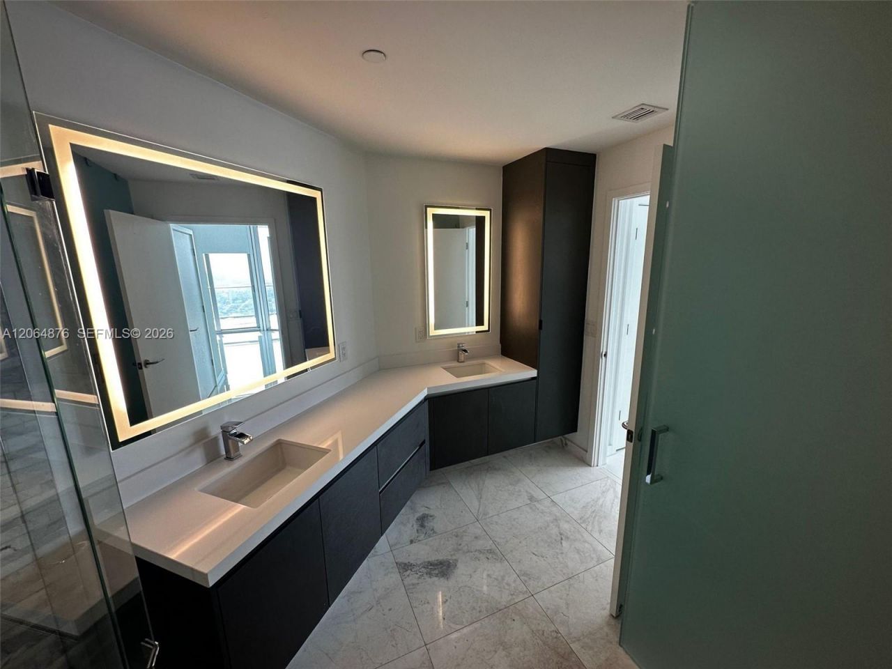 851 NE 1st Ave , Unit 4006, Miami, FL 33132 Photo