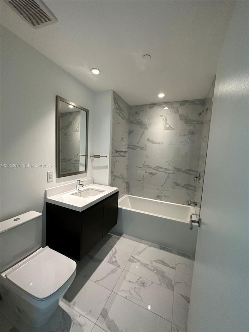 851 NE 1st Ave , Unit 4006, Miami, FL 33132 Photo
