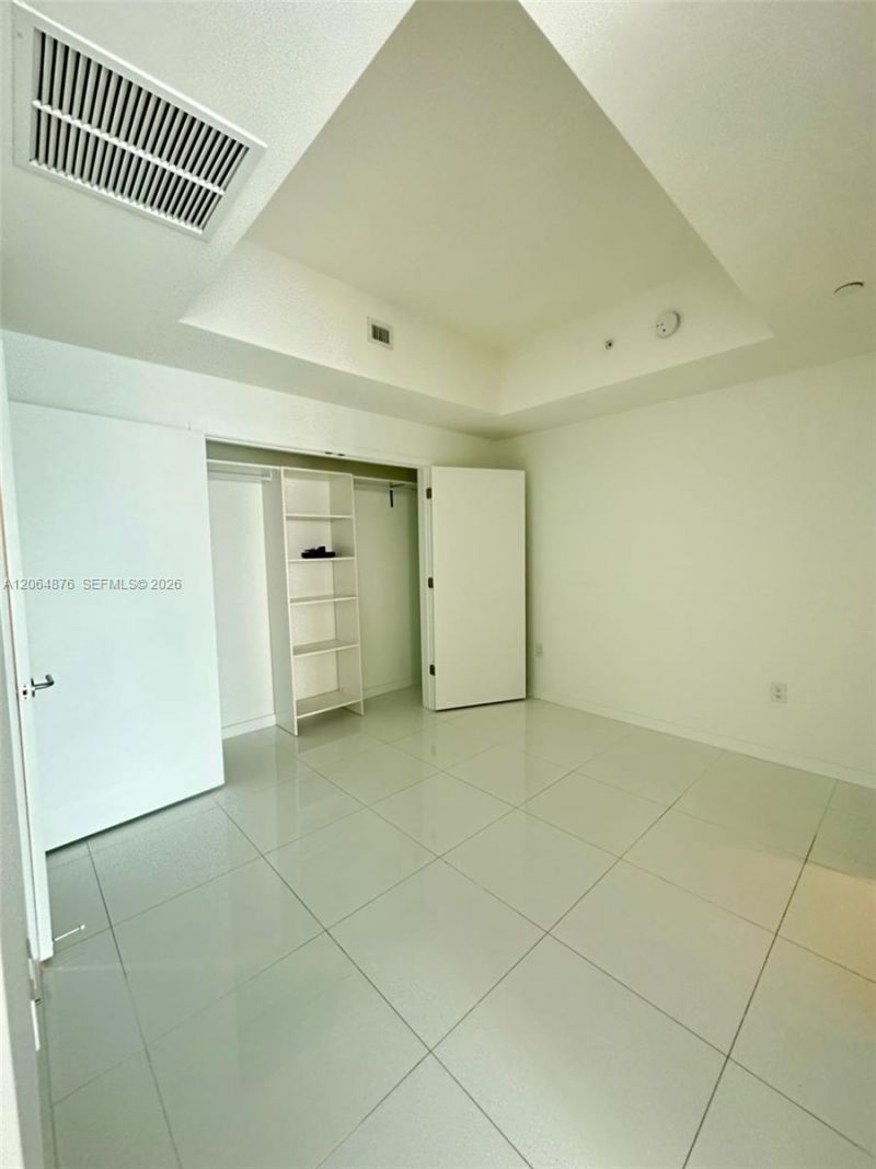 851 NE 1st Ave , Unit 4006, Miami, FL 33132 Photo