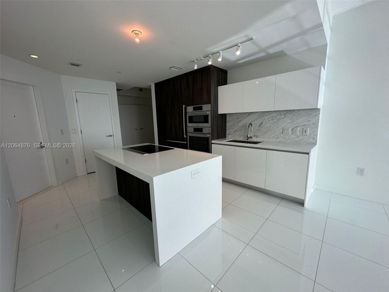851 NE 1st Ave , Unit 4006, Miami, FL 33132 Photo