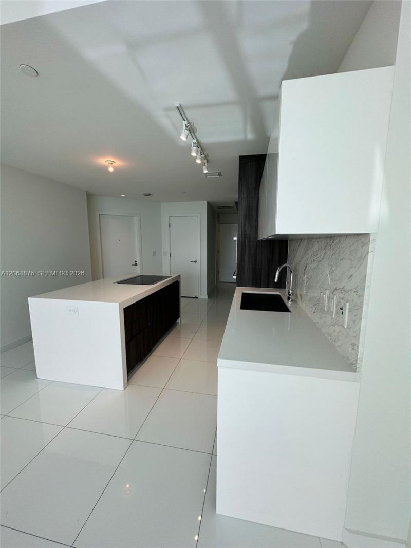 851 NE 1st Ave , Unit 4006, Miami, FL 33132 Photo