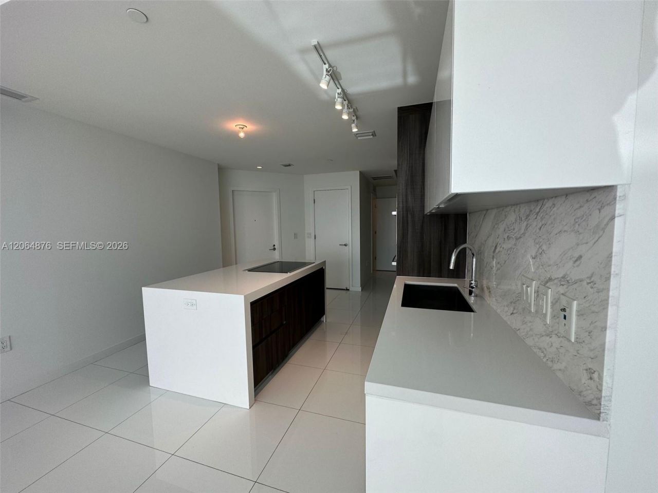 851 NE 1st Ave , Unit 4006, Miami, FL 33132 Photo
