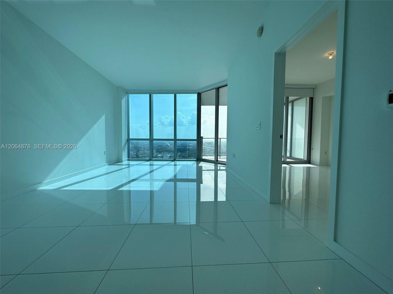 851 NE 1st Ave , Unit 4006, Miami, FL 33132 Photo
