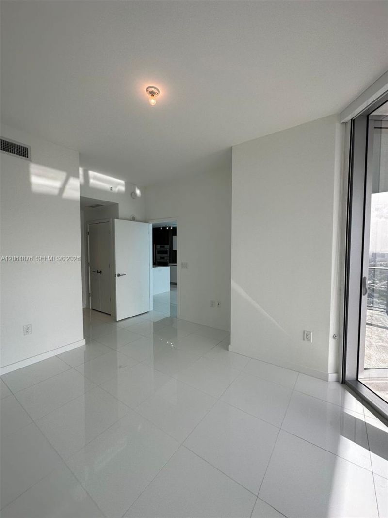 851 NE 1st Ave , Unit 4006, Miami, FL 33132 Photo