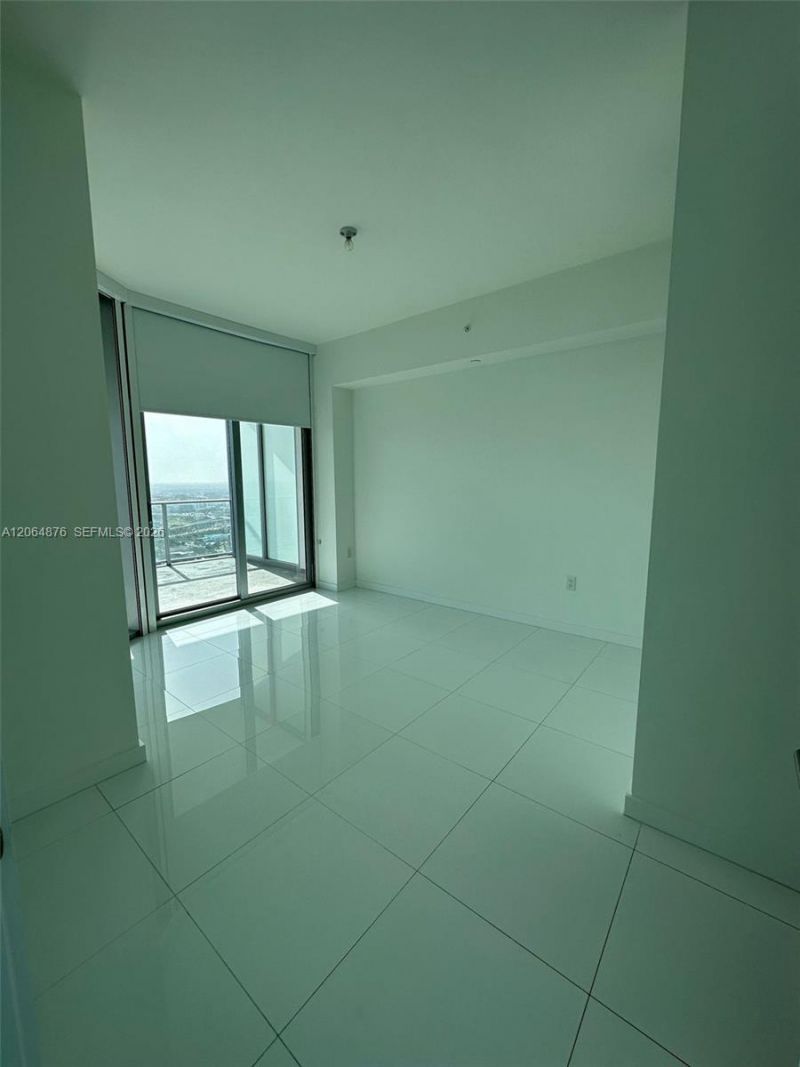 851 NE 1st Ave , Unit 4006, Miami, FL 33132 Photo