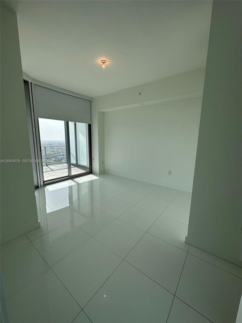 851 NE 1st Ave , Unit 4006, Miami, FL 33132 Photo