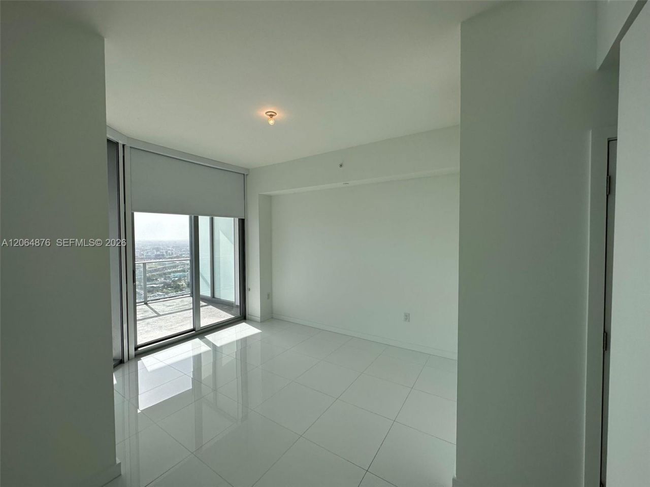 851 NE 1st Ave , Unit 4006, Miami, FL 33132 Photo