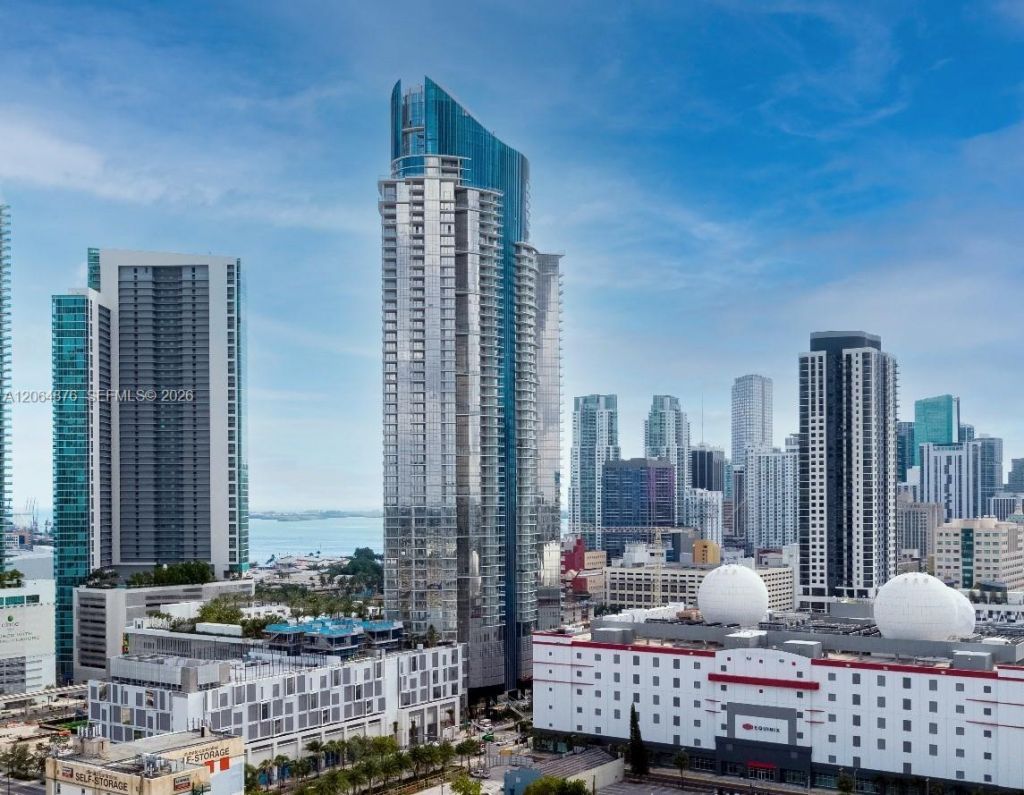 851 NE 1st Ave , Unit 4006, Miami, FL 33132 Photo