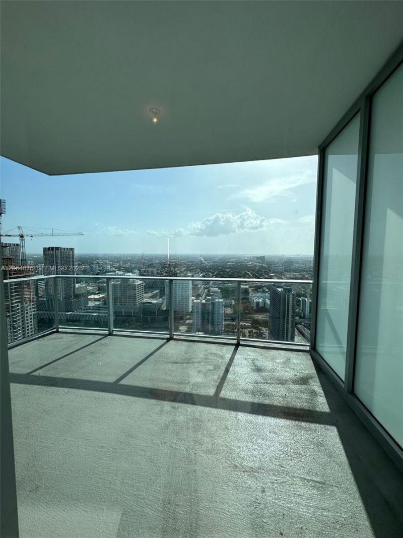 851 NE 1st Ave , Unit 4006, Miami, FL 33132 Photo