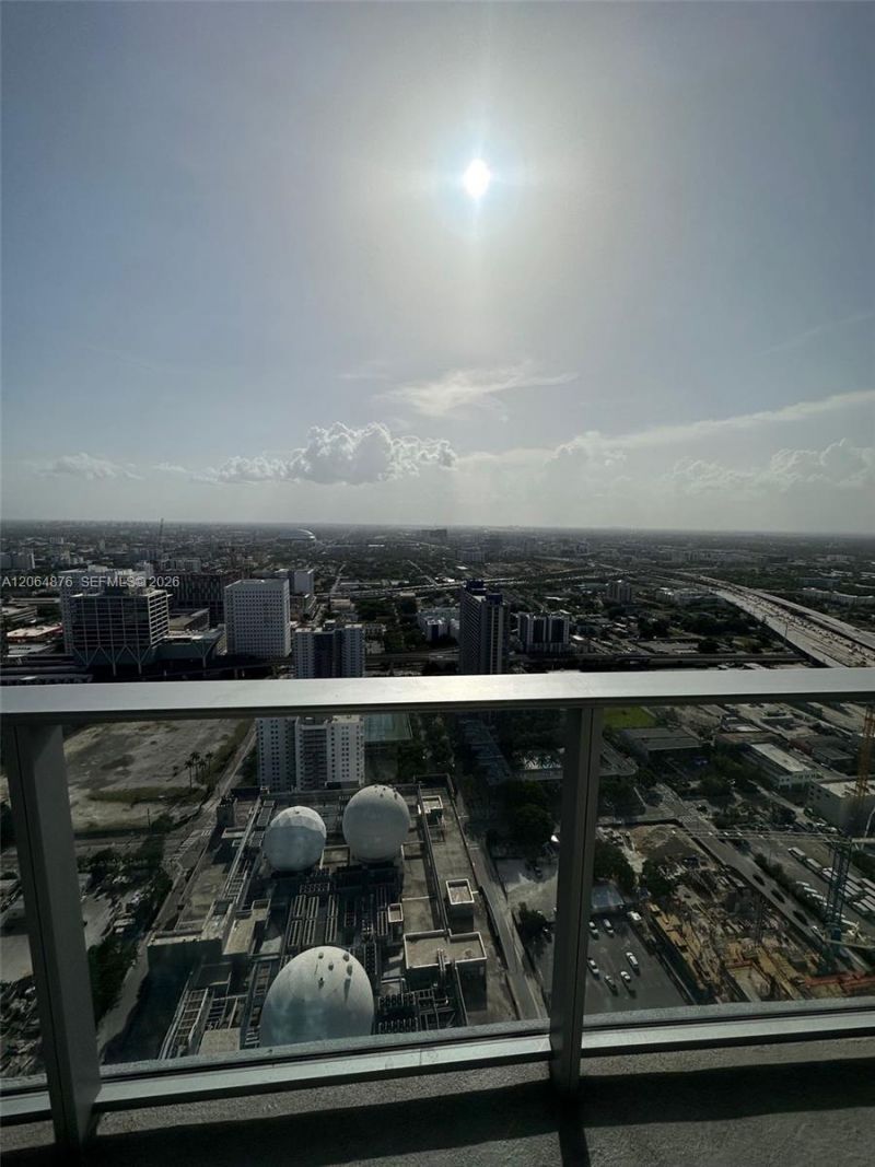 851 NE 1st Ave , Unit 4006, Miami, FL 33132 Photo
