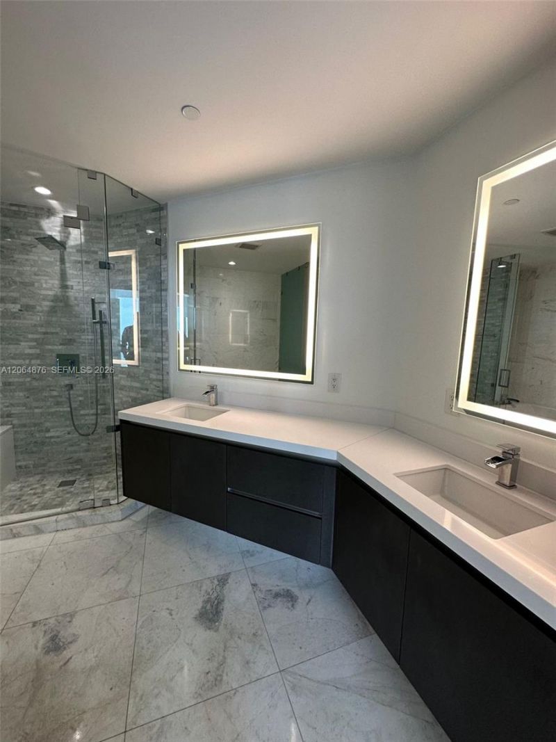 851 NE 1st Ave , Unit 4006, Miami, FL 33132 Photo
