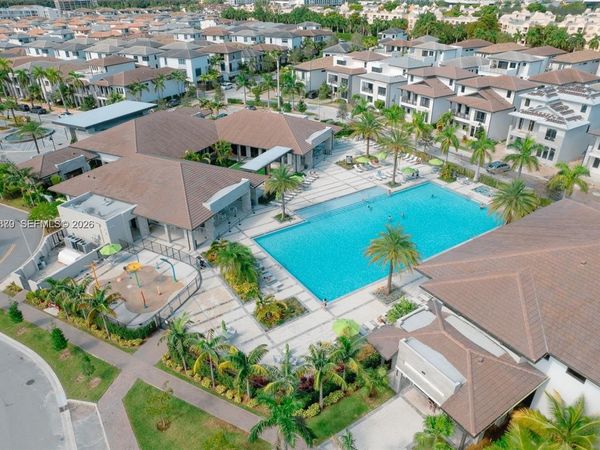 8201 NW 41st St , Unit D-202, Doral, FL 33166