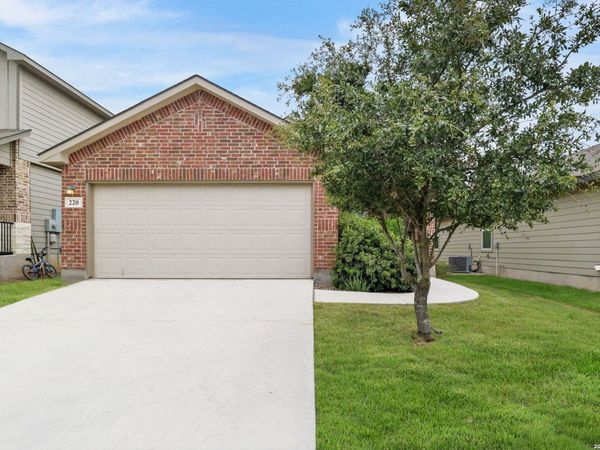 220 MIDDLE GREEN LOOP, Floresville, TX 78114
