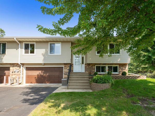 934 94th Avenue NE, Blaine, MN 55434