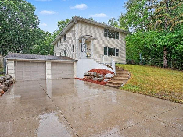1680 Burns Avenue , Saint Paul, MN 55106