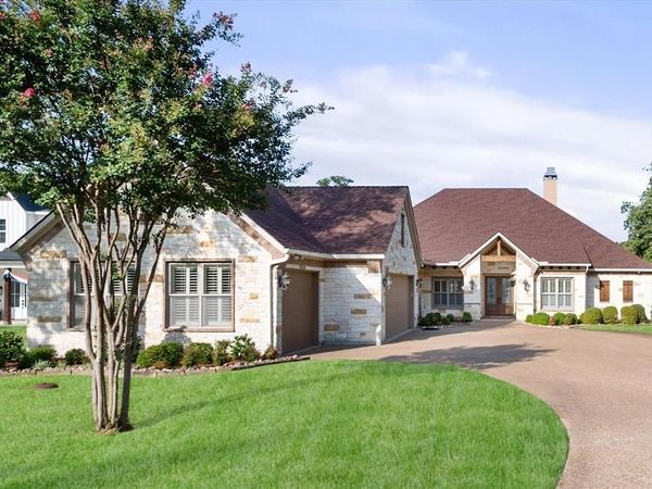 560 Clubhouse Drive, Corsicana, TX 75109