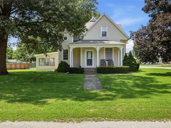 201 S Sycamore Street, Cambridge, IA 50046