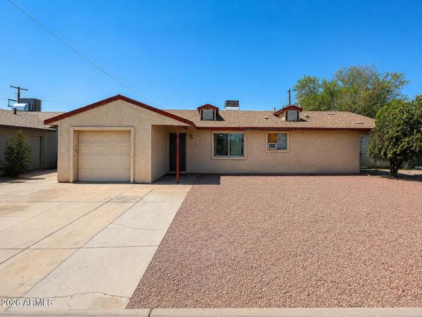 6014 W PINCHOT Avenue, Phoenix, AZ 85033