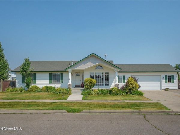 3000 E Burgundy TRL , Post Falls, ID 83854