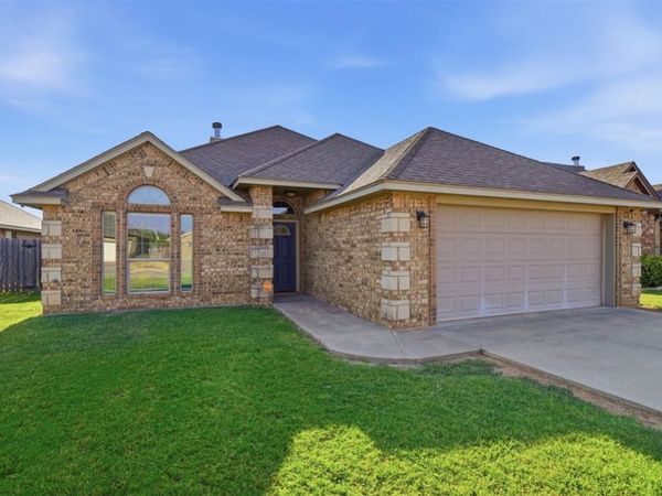 407 NW Granite Avenue, Cache, OK 73527