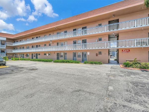 18555 NE 14th Ave , Unit 502, Miami, FL 33179