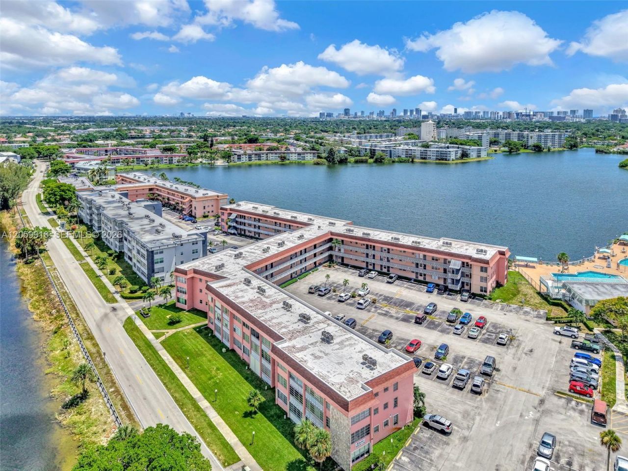 18555 NE 14th Ave , Unit 502, Miami, FL 33179 Photo
