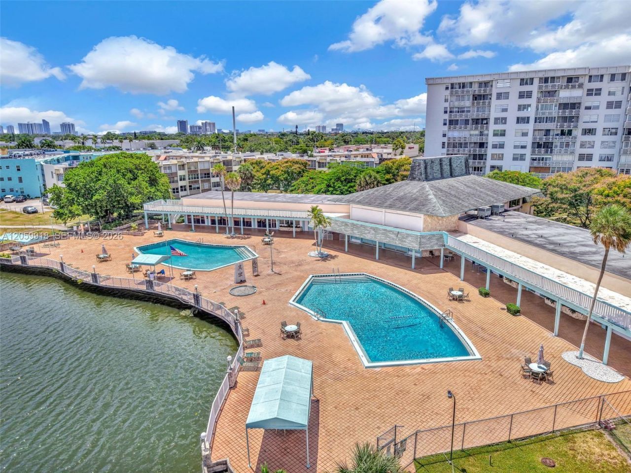 18555 NE 14th Ave , Unit 502, Miami, FL 33179 Photo