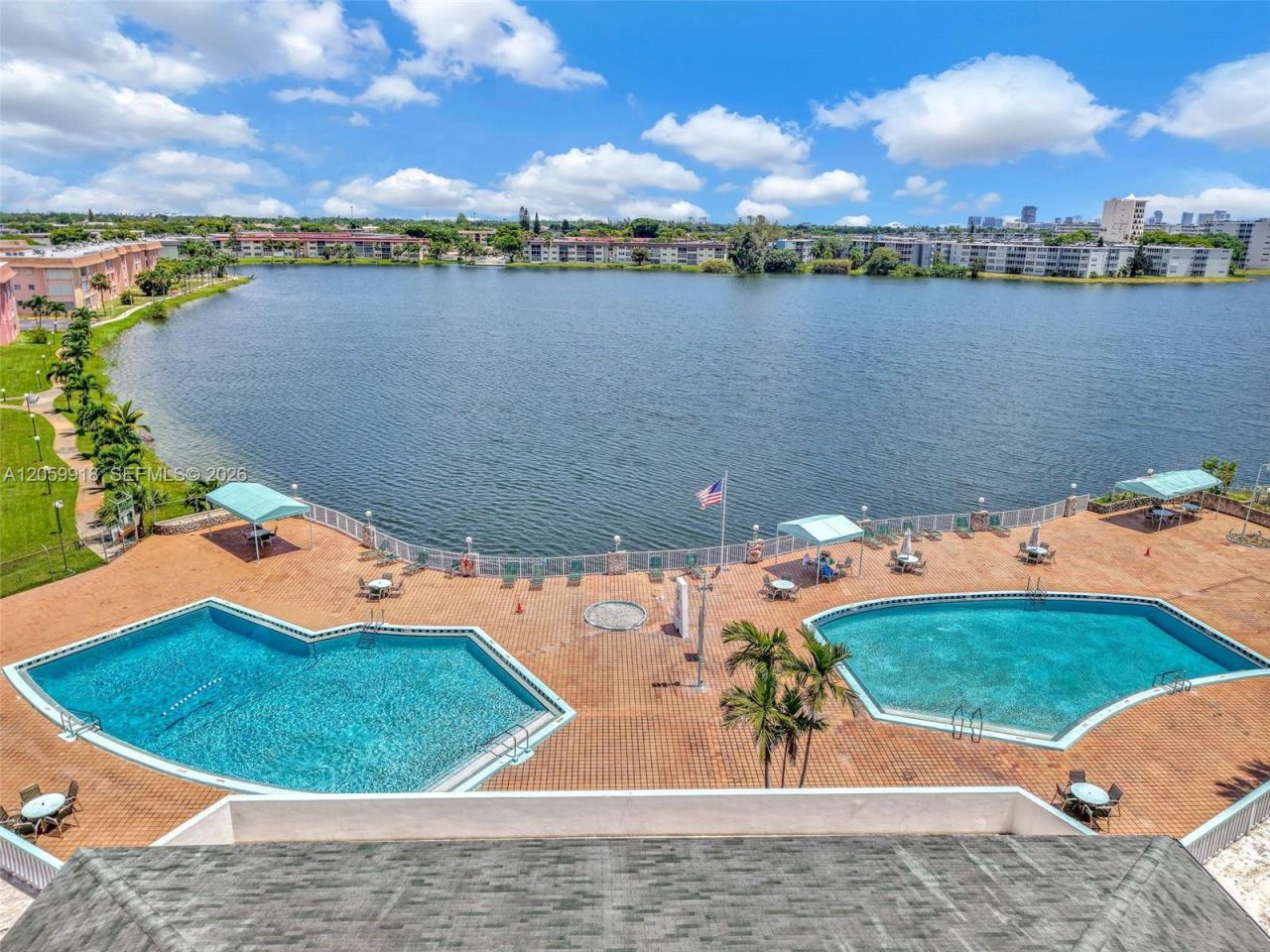 18555 NE 14th Ave , Unit 502, Miami, FL 33179 Photo