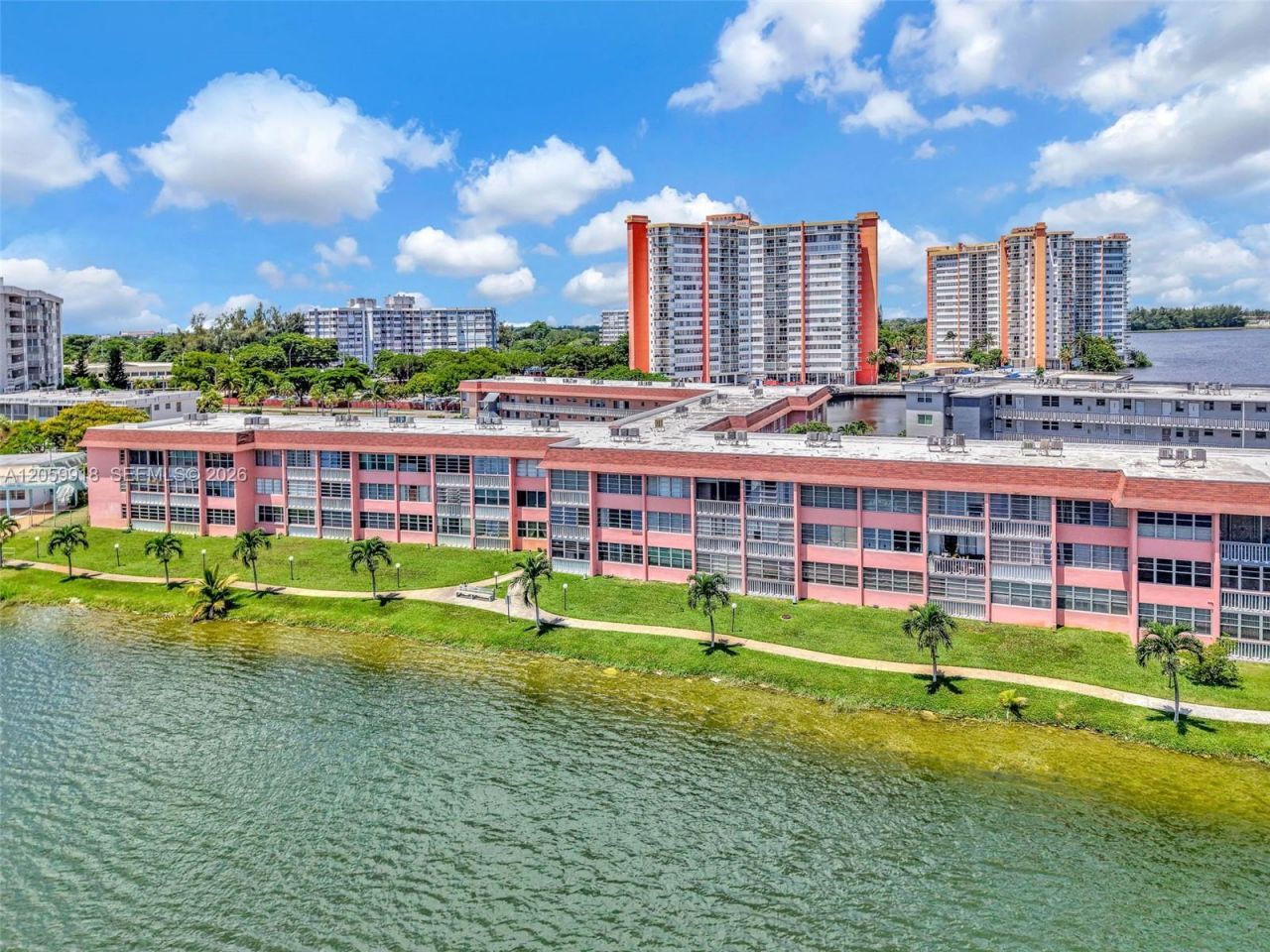 18555 NE 14th Ave , Unit 502, Miami, FL 33179 Photo