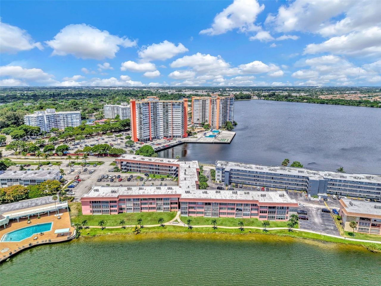 18555 NE 14th Ave , Unit 502, Miami, FL 33179 Photo