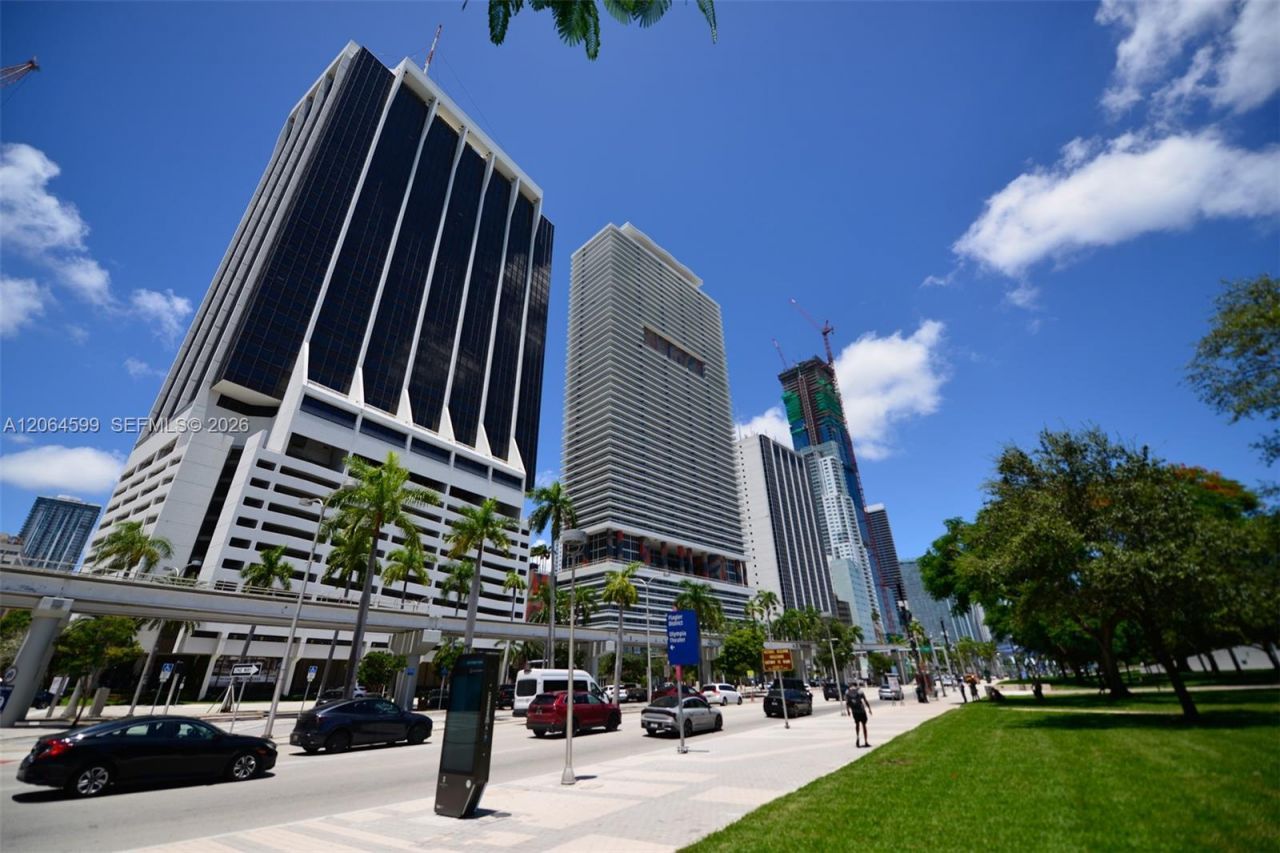 50 Biscayne Blvd, Unit 2505, Miami, FL 33132 Photo