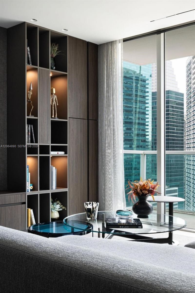 31 SE 5th St, Unit 3718, Miami, FL 33131 Photo