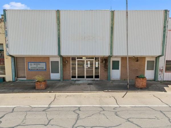106 E Main Street, Clarksville, TX 75426