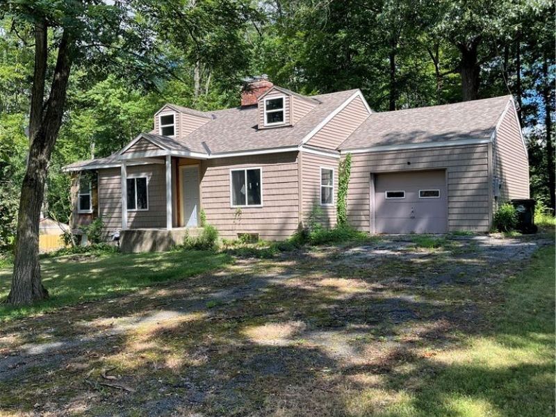 9012 W Pleasant Valley Road, Parma, OH 44130 Photo 2