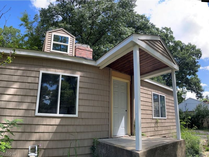 9012 W Pleasant Valley Road, Parma, OH 44130 Photo 5