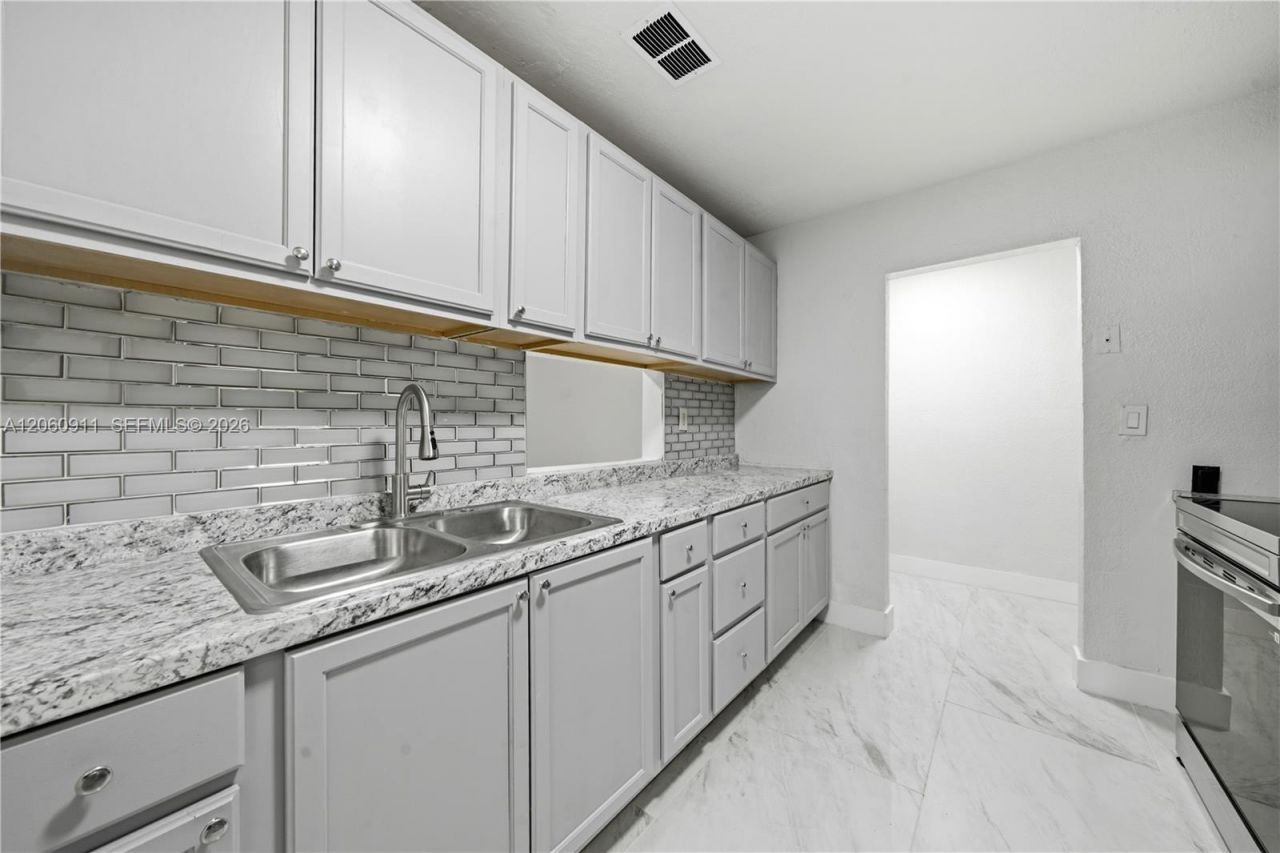 3856 NW 207th St Rd, Miami Gardens, FL 33055 Photo