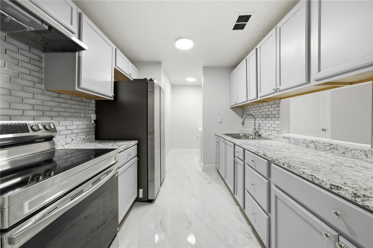 3856 NW 207th St Rd, Miami Gardens, FL 33055 Photo