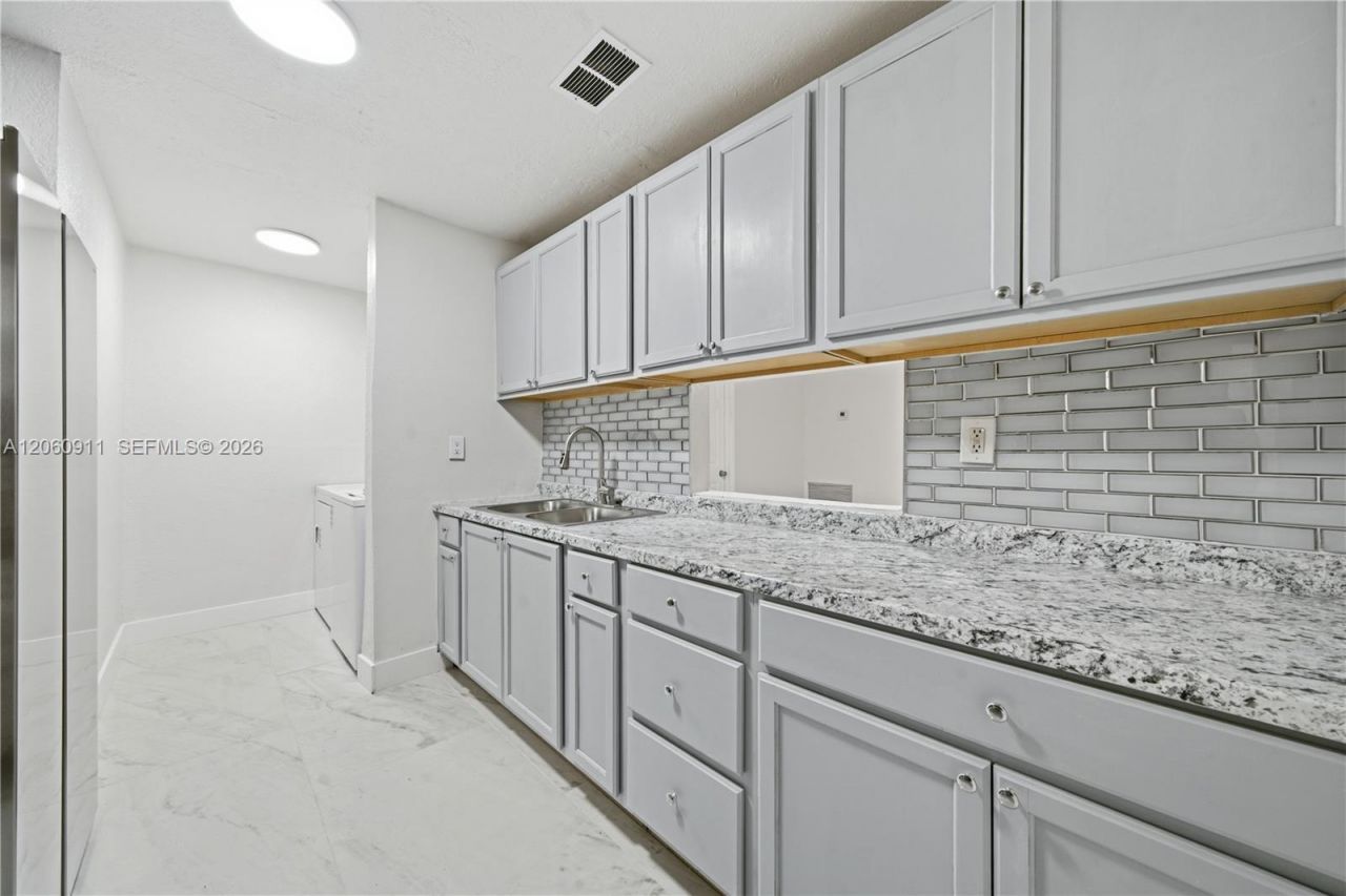 3856 NW 207th St Rd, Miami Gardens, FL 33055 Photo