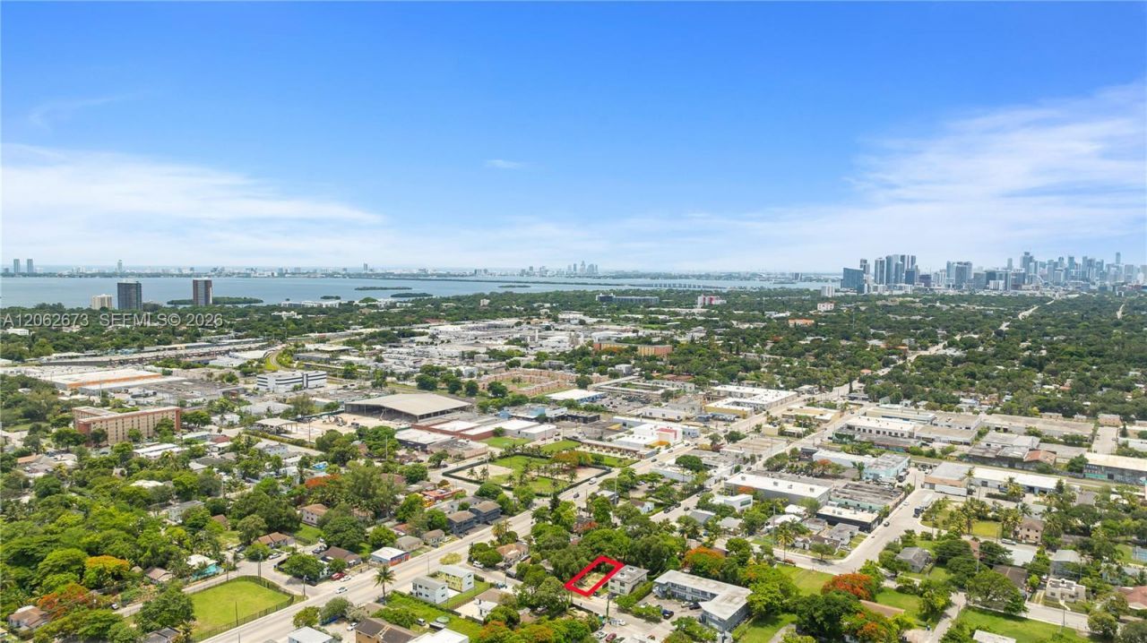 28 NW 76th St , Miami, FL 33150 Photo