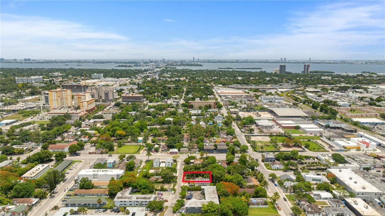 28 NW 76th St , Miami, FL 33150 Photo