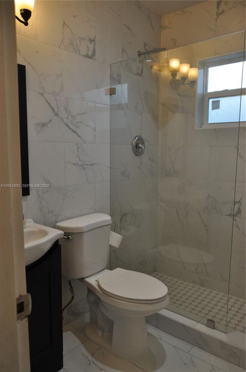 4035 E 2nd Ave, Hialeah, FL 33013 Photo