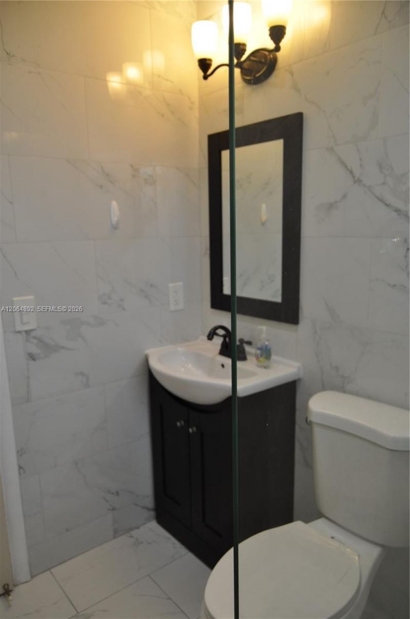 4035 E 2nd Ave, Hialeah, FL 33013 Photo