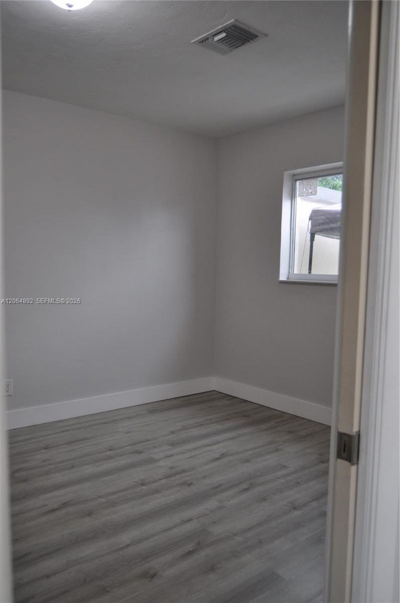 4035 E 2nd Ave, Hialeah, FL 33013 Photo