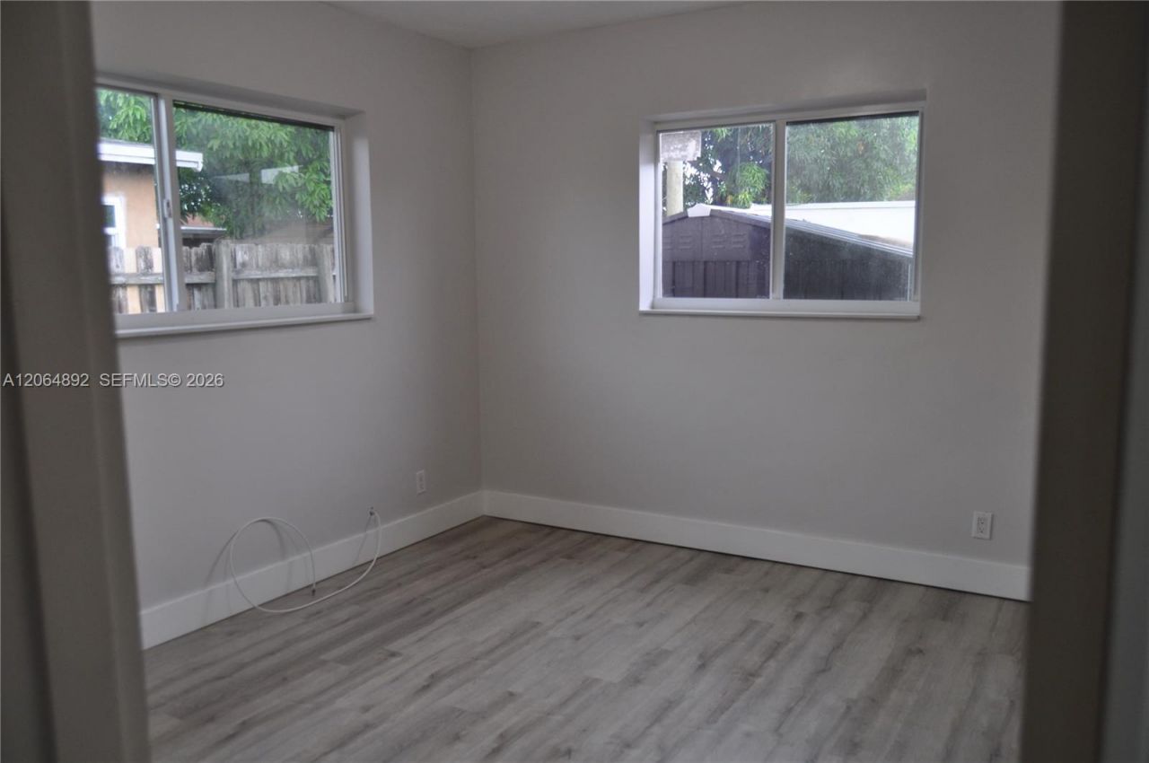 4035 E 2nd Ave, Hialeah, FL 33013 Photo