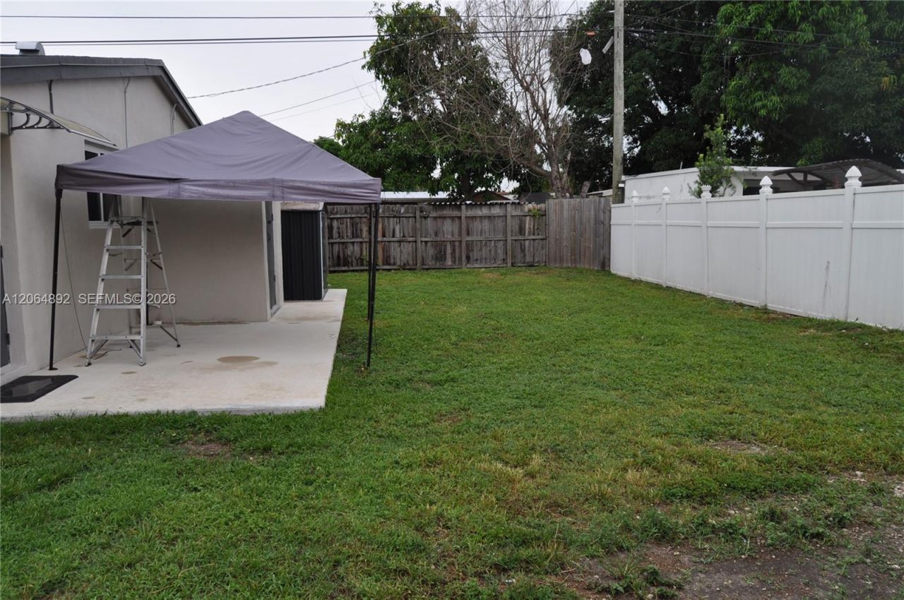4035 E 2nd Ave, Hialeah, FL 33013 Photo